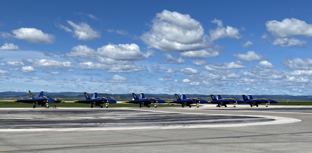 2022/05(May)/BlueAngels-Ellis-AFB/1024x768_2022-05-15-Blue-Angels-Ellis-AFB-042-GOOD.JPG