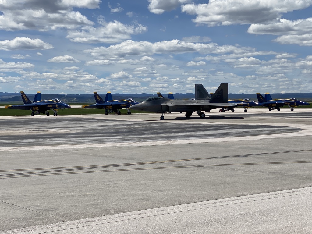 2022/05(May)/BlueAngels-Ellis-AFB/1024x768_2022-05-15-Blue-Angels-Ellis-AFB-062.JPG