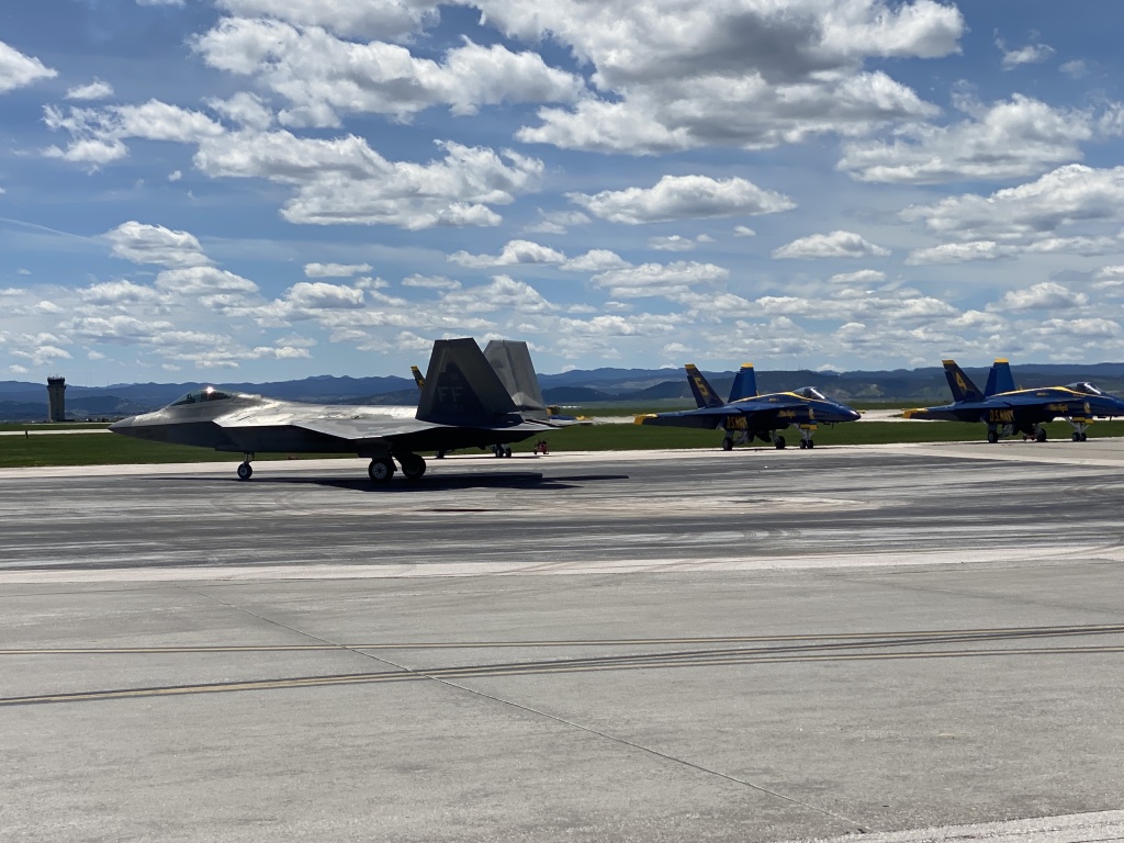 2022/05(May)/BlueAngels-Ellis-AFB/1024x768_2022-05-15-Blue-Angels-Ellis-AFB-063.JPG