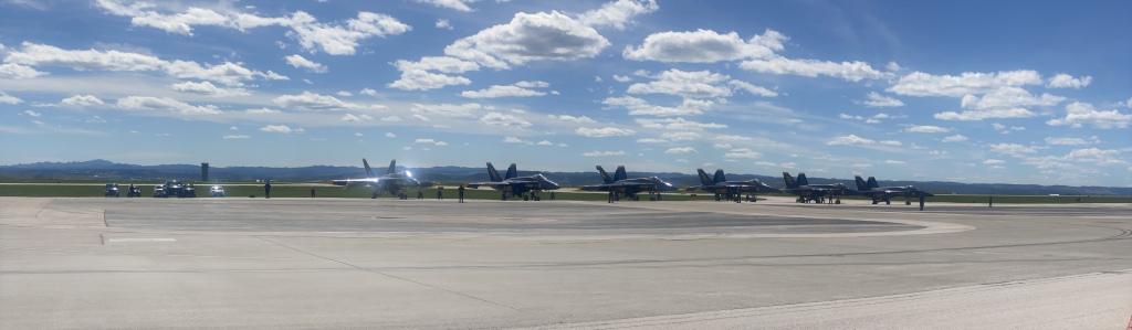 2022/05(May)/BlueAngels-Ellis-AFB/1024x768_2022-05-15-Blue-Angels-Ellis-AFB-072.JPG