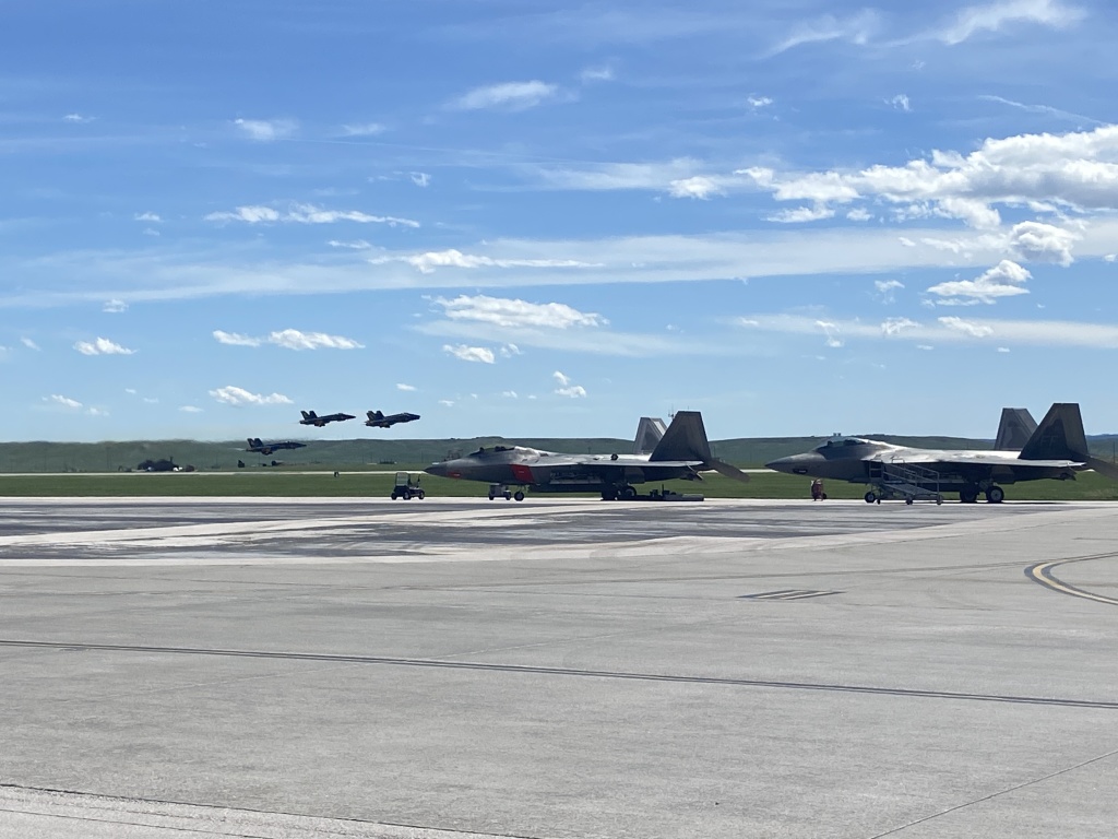 2022/05(May)/BlueAngels-Ellis-AFB/1024x768_2022-05-15-Blue-Angels-Ellis-AFB-078.JPG