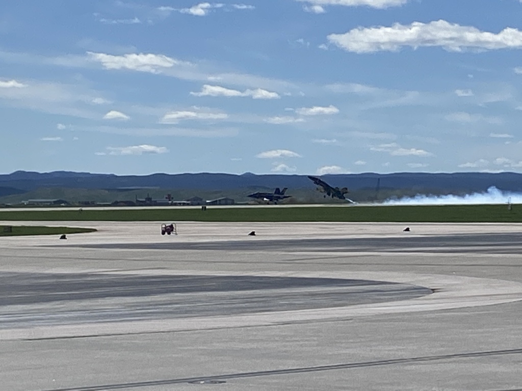 2022/05(May)/BlueAngels-Ellis-AFB/1024x768_2022-05-15-Blue-Angels-Ellis-AFB-085.JPG