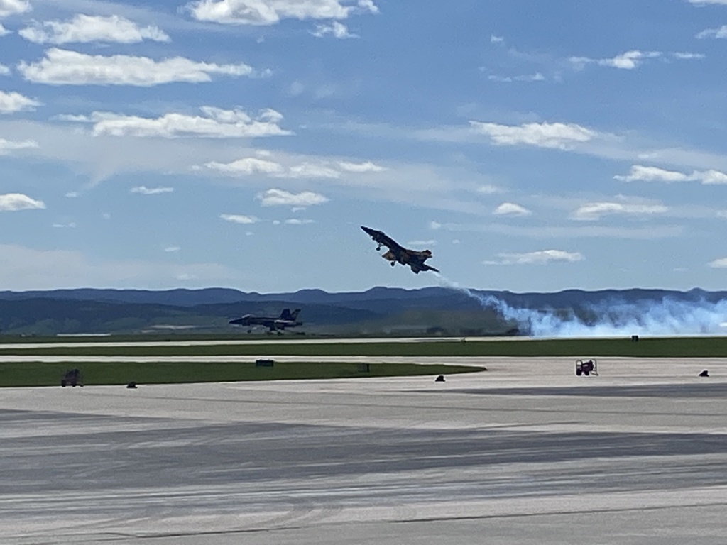 2022/05(May)/BlueAngels-Ellis-AFB/1024x768_2022-05-15-Blue-Angels-Ellis-AFB-086.JPG