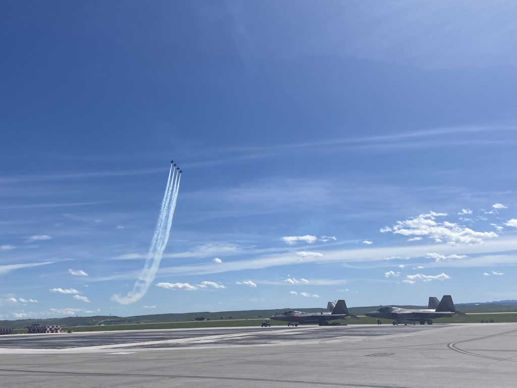 2022/05(May)/BlueAngels-Ellis-AFB/1024x768_2022-05-15-Blue-Angels-Ellis-AFB-105.JPG