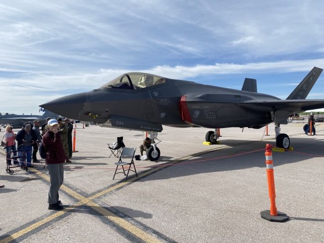 2022/05(May)/BlueAngels-Ellis-AFB/640x480_2022-05-14-Blue-Angels-Ellis-AFB-004-Suzi.JPG