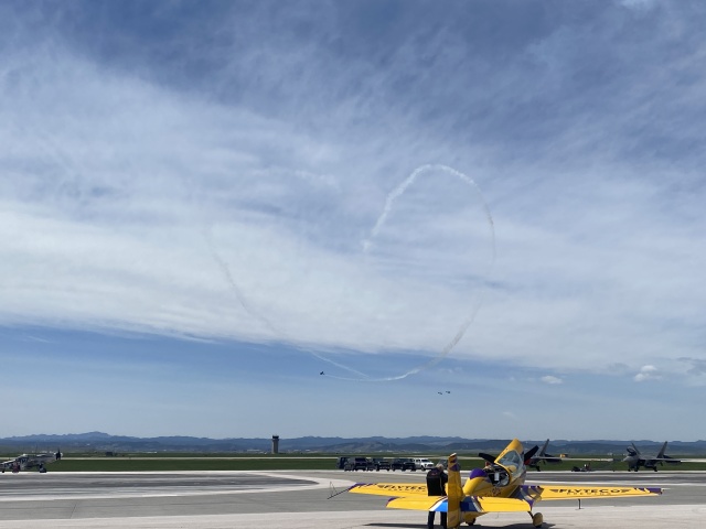 2022/05(May)/BlueAngels-Ellis-AFB/640x480_2022-05-14-Blue-Angels-Ellis-AFB-063.JPG