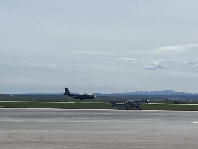 2022/05(May)/BlueAngels-Ellis-AFB/640x480_2022-05-14-Blue-Angels-Ellis-AFB-091.JPG