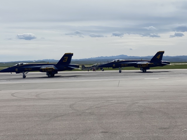2022/05(May)/BlueAngels-Ellis-AFB/640x480_2022-05-14-Blue-Angels-Ellis-AFB-095.JPG