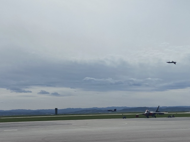 2022/05(May)/BlueAngels-Ellis-AFB/640x480_2022-05-14-Blue-Angels-Ellis-AFB-100.JPG