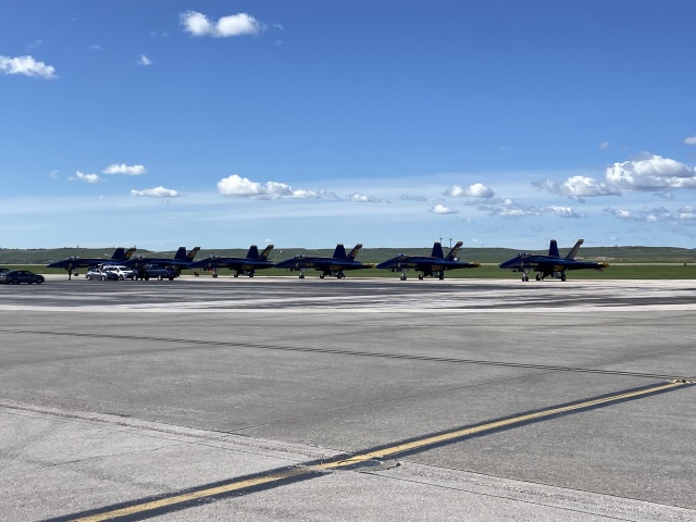 2022/05(May)/BlueAngels-Ellis-AFB/640x480_2022-05-15-Blue-Angels-Ellis-AFB-019.JPG