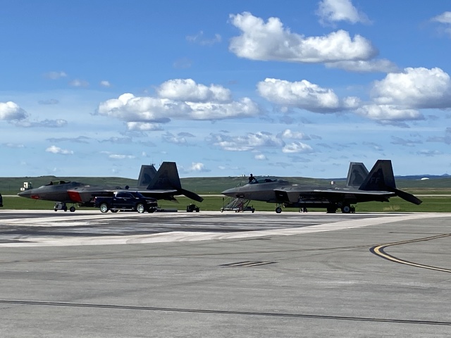 2022/05(May)/BlueAngels-Ellis-AFB/640x480_2022-05-15-Blue-Angels-Ellis-AFB-022.JPG