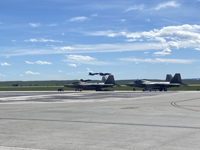 2022/05(May)/BlueAngels-Ellis-AFB/640x480_2022-05-15-Blue-Angels-Ellis-AFB-079.JPG