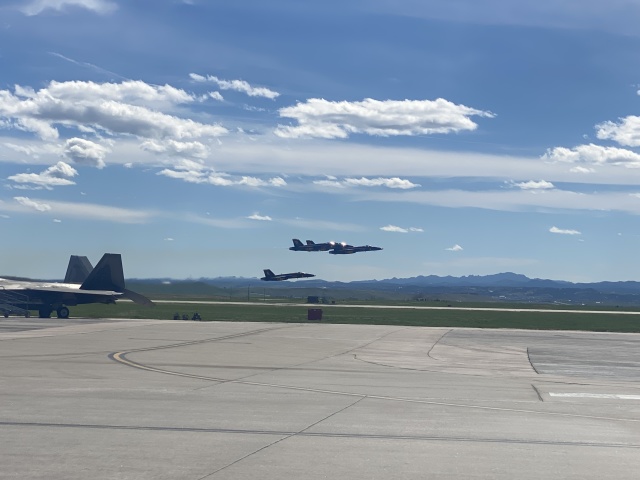 2022/05(May)/BlueAngels-Ellis-AFB/640x480_2022-05-15-Blue-Angels-Ellis-AFB-081.JPG