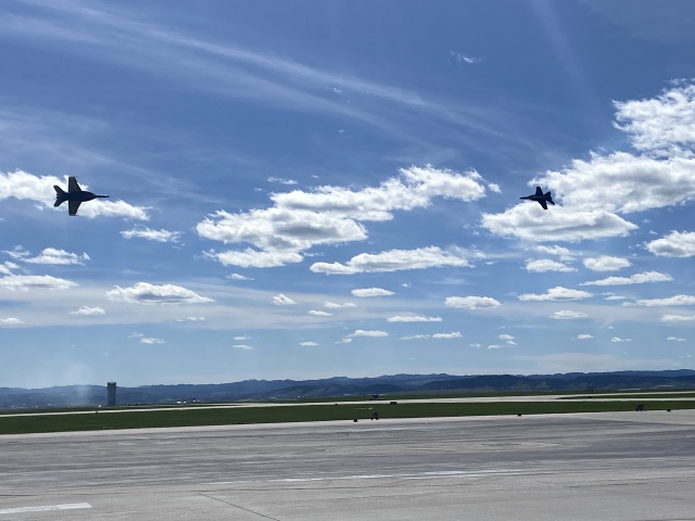 2022/05(May)/BlueAngels-Ellis-AFB/640x480_2022-05-15-Blue-Angels-Ellis-AFB-092.JPG