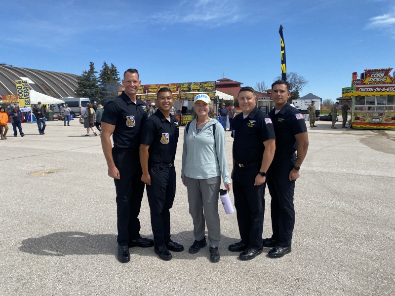 2022/05(May)/BlueAngels-Ellis-AFB/800x600_2022-05-14-Blue-Angels-Ellis-AFB-036-Suzi.JPG