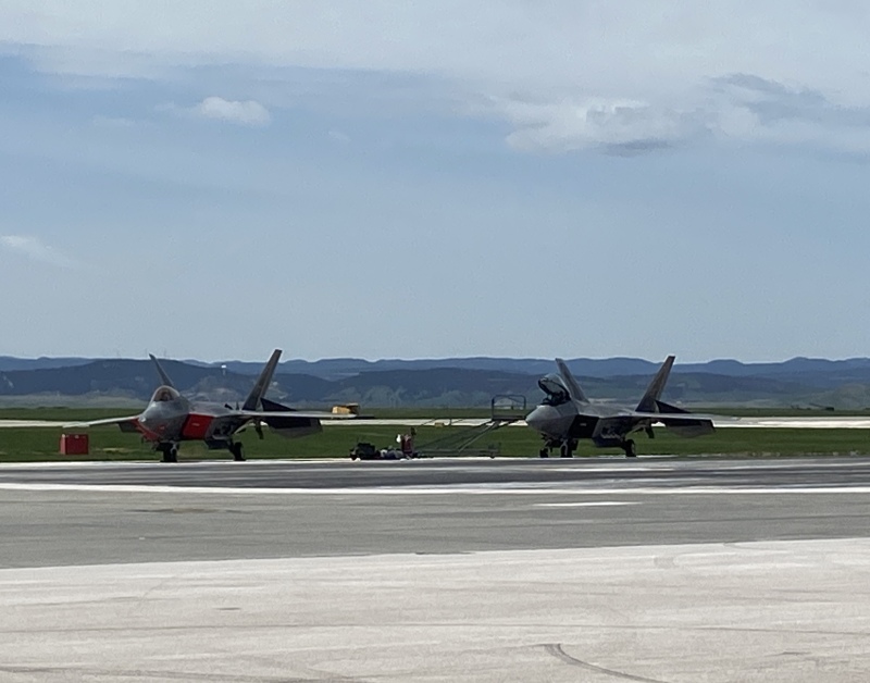 2022/05(May)/BlueAngels-Ellis-AFB/800x600_2022-05-14-Blue-Angels-Ellis-AFB-065.JPG