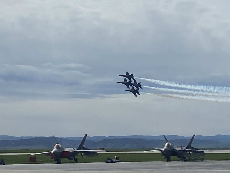 2022/05(May)/BlueAngels-Ellis-AFB/800x600_2022-05-14-Blue-Angels-Ellis-AFB-102.JPG