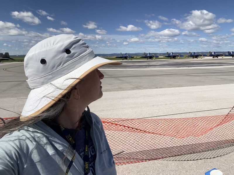 2022/05(May)/BlueAngels-Ellis-AFB/800x600_2022-05-15-Blue-Angels-Ellis-AFB-035-Suzi.JPG