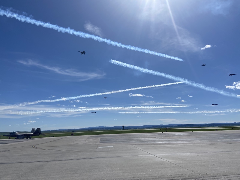 2022/05(May)/BlueAngels-Ellis-AFB/800x600_2022-05-15-Blue-Angels-Ellis-AFB-153.JPG