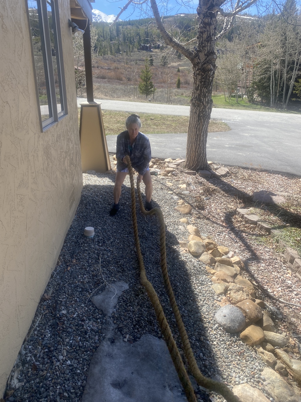 2022/05(May)/Colorado-Ben-Kavita/1024x768_2022-05-06-Colorado-92-Suzi-ropes-workout.JPG