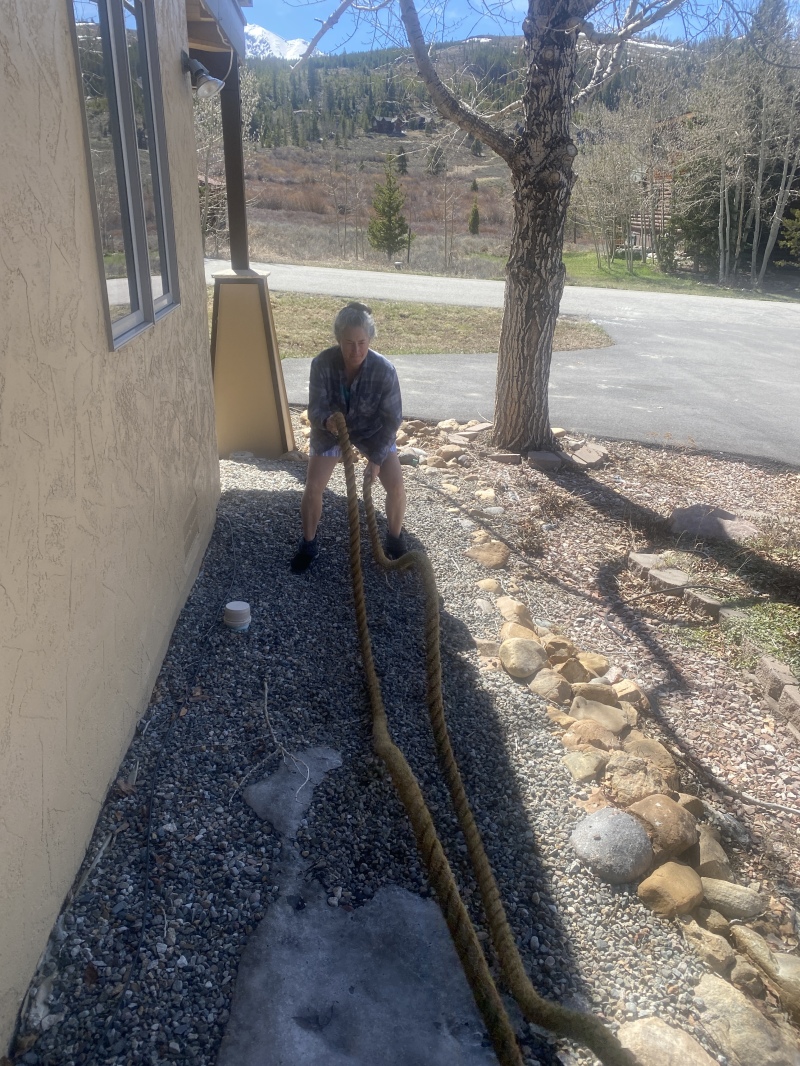 2022/05(May)/Colorado-Ben-Kavita/800x600_2022-05-06-Colorado-92-Suzi-ropes-workout.JPG