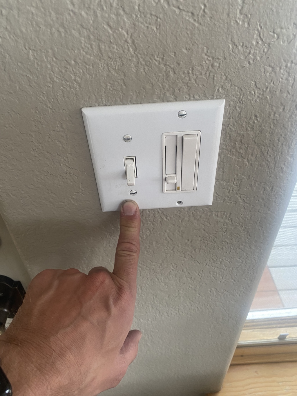2022/05(May)/Colorado-House/1024x768_2022-03-31-House-01-Change-to-Smart-switch.JPG