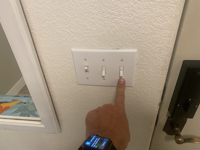 2022/05(May)/Colorado-House/800x600_2022-03-31-House-02-Change-to-Smart-switch.JPG