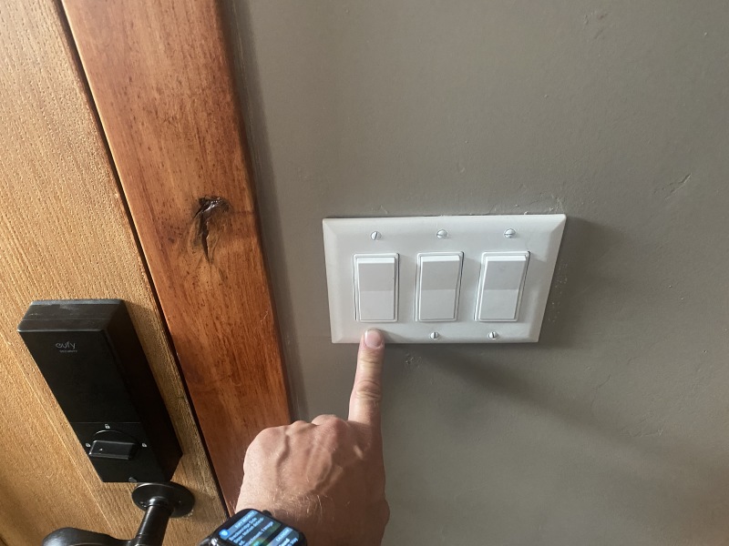 2022/05(May)/Colorado-House/800x600_2022-03-31-House-03-Change-to-Smart-switch.JPG