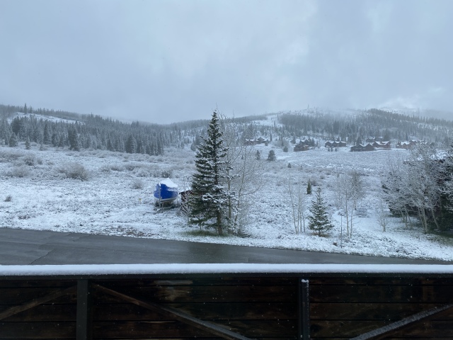 2022/05(May)/Colorado-Moose-Snow/640x480_2022-05-30-Snow-11.JPG