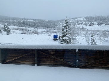 2022-05-24-Snow-03.JPG