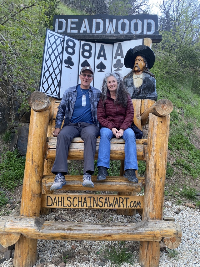 2022-05-18-Deadwood-SD-big-chair-06-Travis-Suzi.JPG