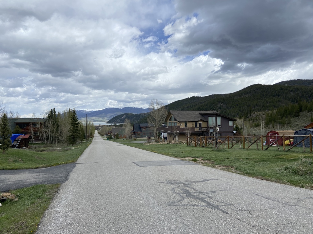 2022/06(June)/Colorado-Chance-Dax-Aditi-Chance/2022-05-31-Colorado-001-House.JPG