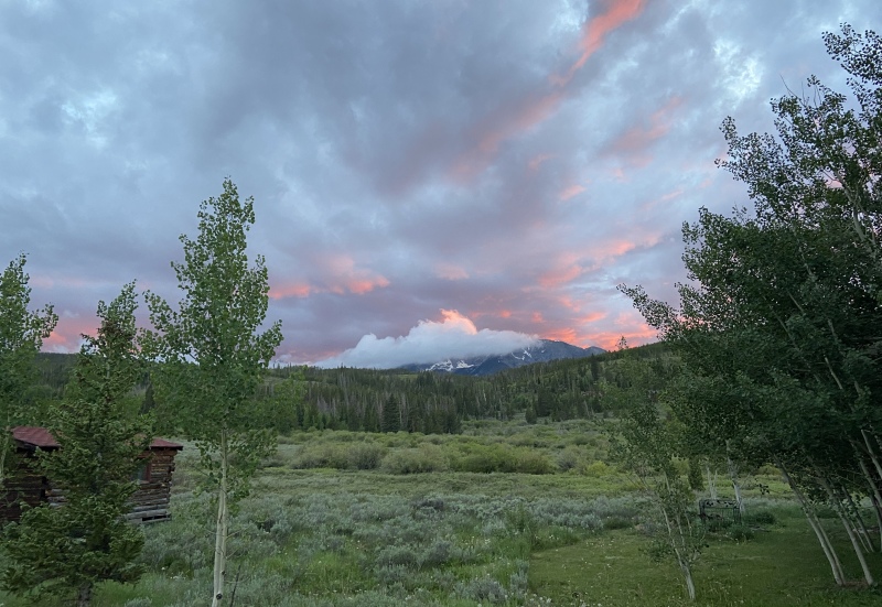 2022/06(June)/Colorado-Concerts/800x600_2022-06-25-Sunset-2-GOOD.JPG