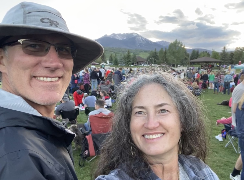 2022/06(June)/Colorado-Concerts/800x600_2022-07-01-Rainbow-park-concert-7-Travis-Suzi.JPG