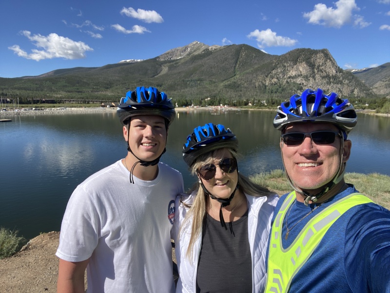 2022/07(July)/Colorado-Jennifer-Knuttson/800x600_2022-07-07-Colorado-JenniferKnuttson-Ben-Visit-06-biking-Travis.JPG