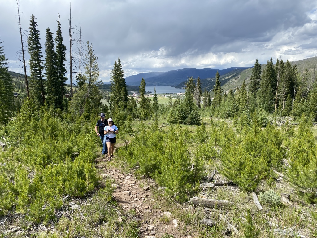2022-07-04-Colorado-87-Hiking-Graciela-Mike.JPG