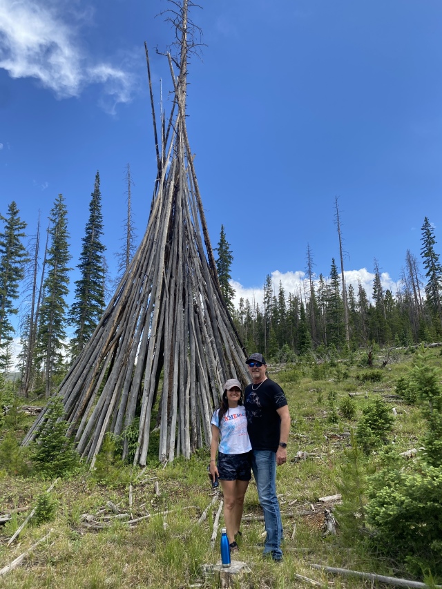2022/07(July)/Colorado-Mike-Graciela/640x480_2022-07-04-Colorado-89-Hiking-Graciela-Mike.JPG
