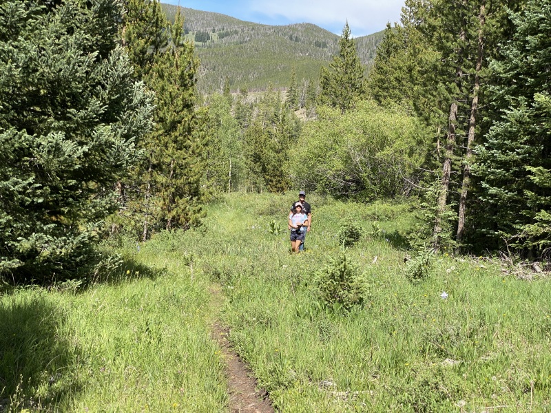 2022/07(July)/Colorado-Mike-Graciela/800x600_2022-07-04-Colorado-86-Hiking-Graciela-Mike.JPG