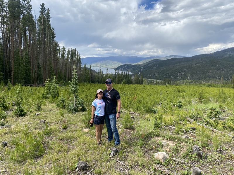 2022-07-04-Colorado-90-Hiking-Graciela-Mike.JPG