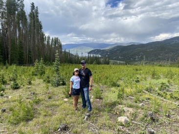 2022-07-04-Colorado-90-Hiking-Graciela-Mike.JPG