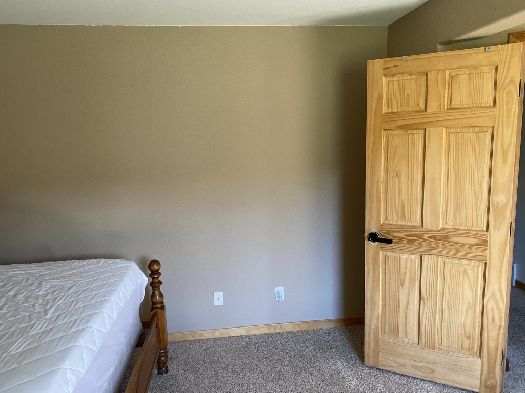 2022-08-31-House-Pic-before-renters-04-Grand-Canyon.JPG