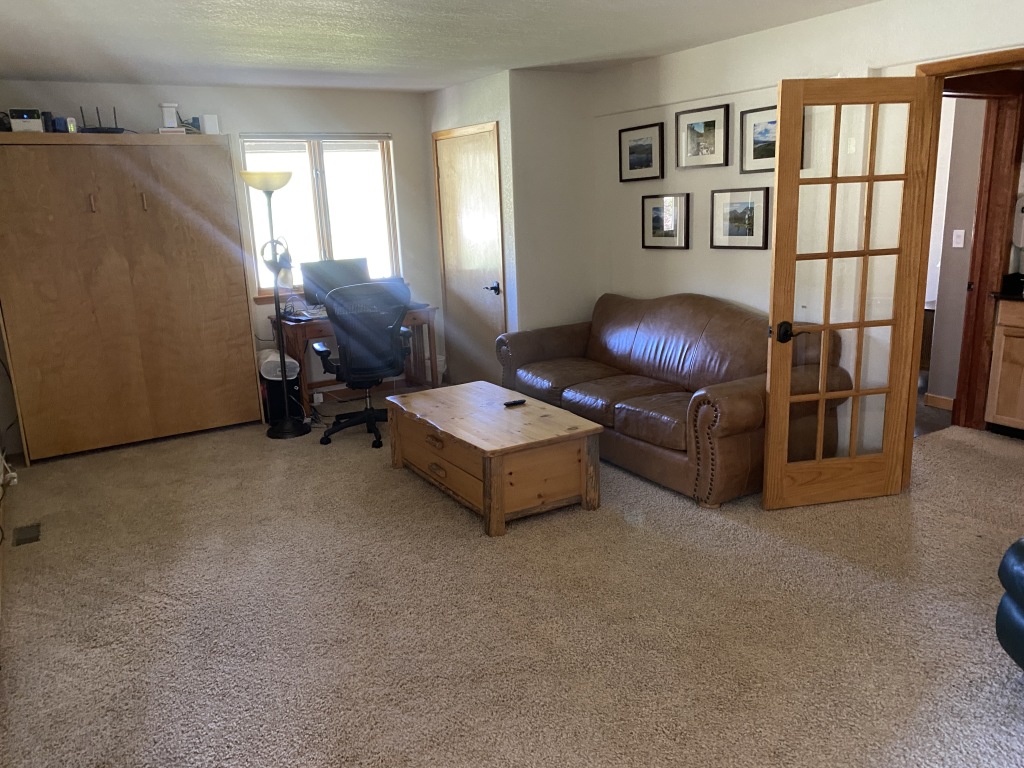 2022-08-31-House-Pic-before-renters-17-Downstairs-LivingRoom.JPG