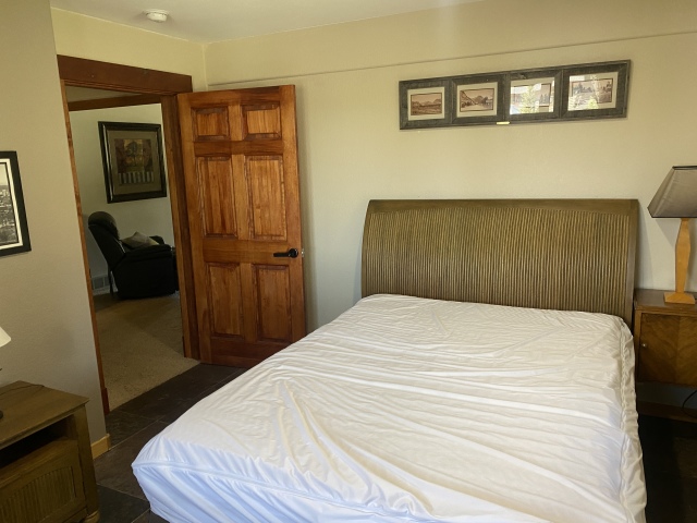 2022-08-31-House-Pic-before-renters-09-Historical.JPG