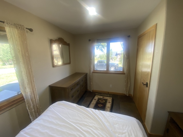 2022-08-31-House-Pic-before-renters-11-Historical.JPG