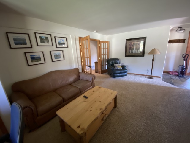 2022-08-31-House-Pic-before-renters-19-Downstairs-LivingRoom.JPG