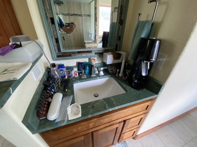 2022-09-08-House-Pic-before-renters-37-MasterBath.JPG