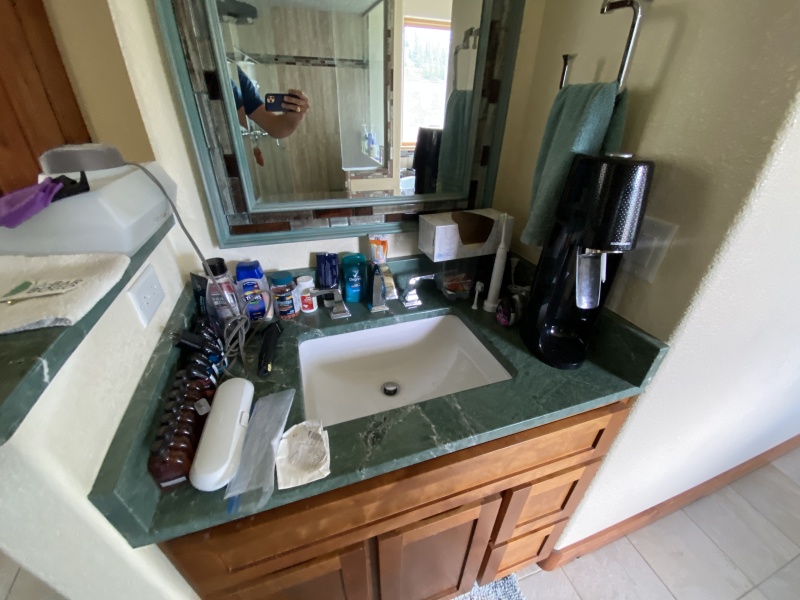 2022/08(August)/Colorado-House-Pics-Before-Renters/800x600_2022-09-08-House-Pic-before-renters-37-MasterBath.JPG