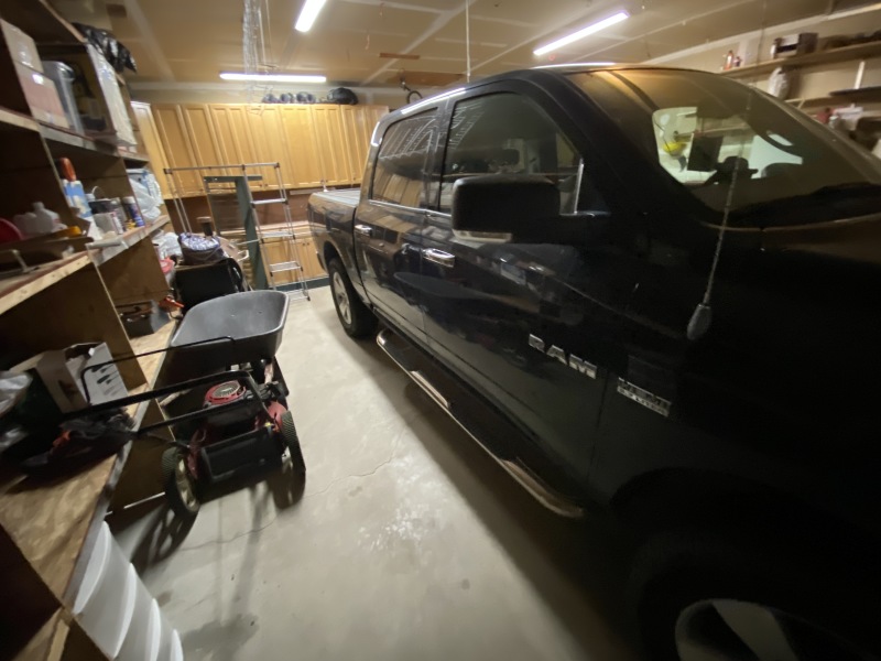 2022/08(August)/Colorado-House-Pics-Before-Renters/800x600_2022-09-08-House-Pic-before-renters-71-Garage.JPG