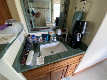 2022-09-08-House-Pic-before-renters-37-MasterBath.JPG