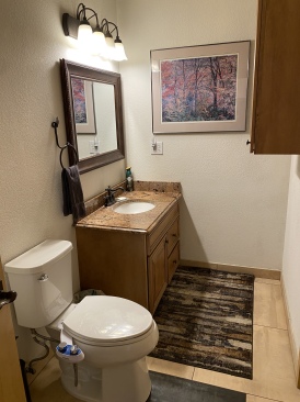 2022-09-08-House-Pic-before-renters-63-upstairs-bathroom.JPG
